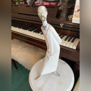 Lladro "Retired Doctor" Hand Made Figurine NO PEDISTLE. - or box or towel rare